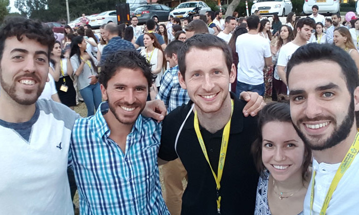 Yom Ha’atzmaut, Camp and Connections